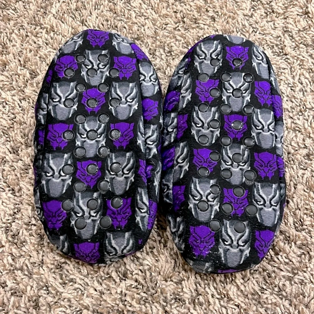 SLIPPERS 🖤